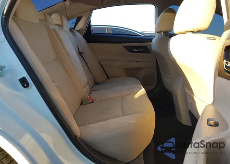 2015 Nissan Altima 2.5 S z USA, uszkodzony, nr VIN 1N4AL3AP3FC161707